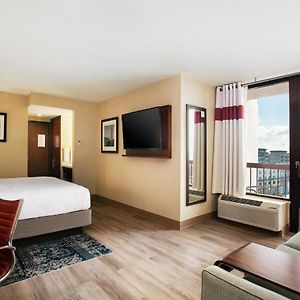 Corner King Room